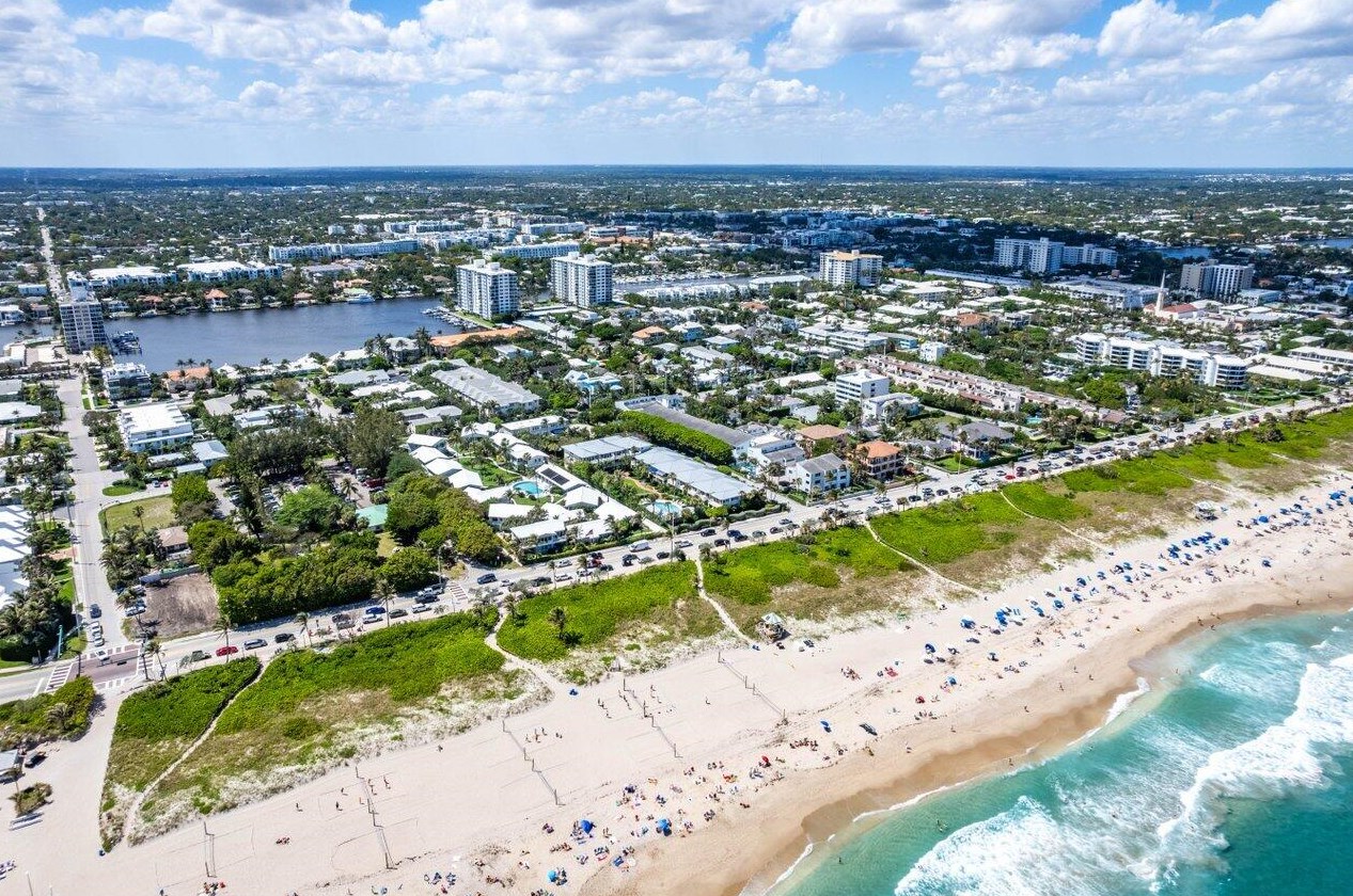 250 Ocean Blvd, Delray Beach FL  33483-7126 exterior