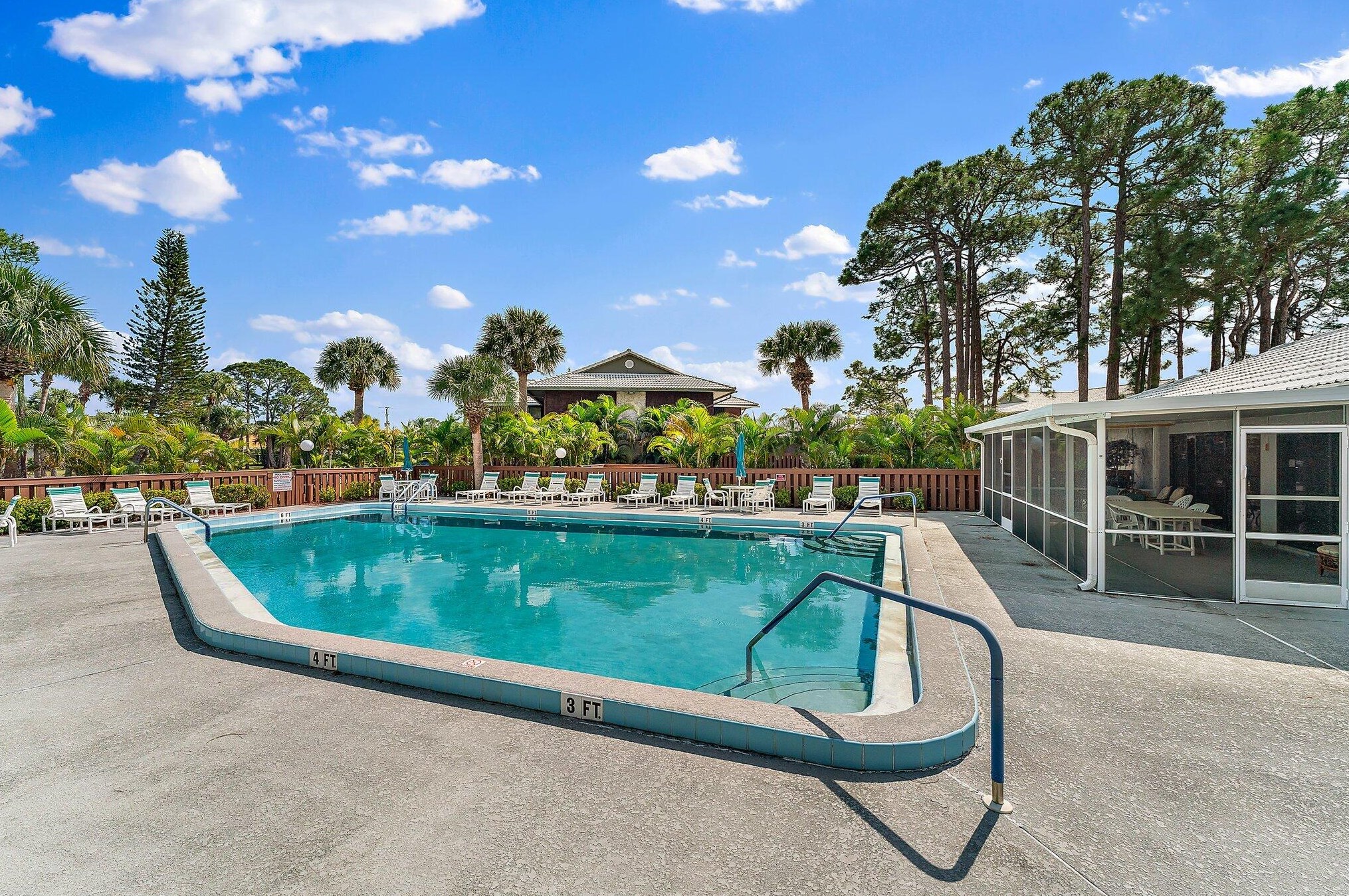 2901 Round Table Dr, Fort Pierce FL  34952-6794 exterior