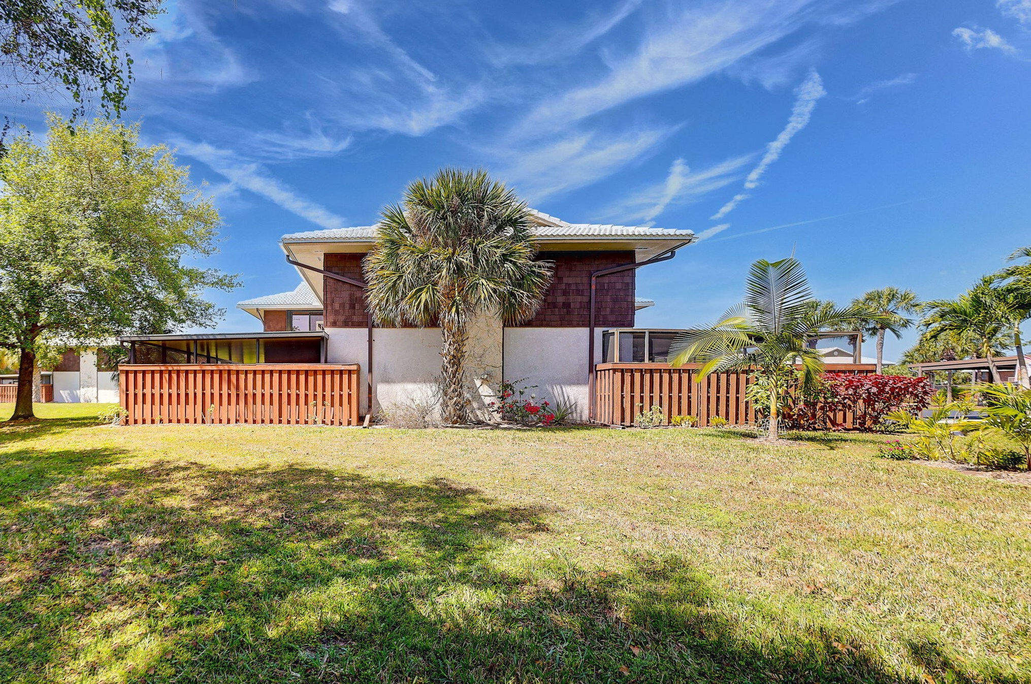 2901 Round Table Dr, Fort Pierce FL  34952-6794 exterior