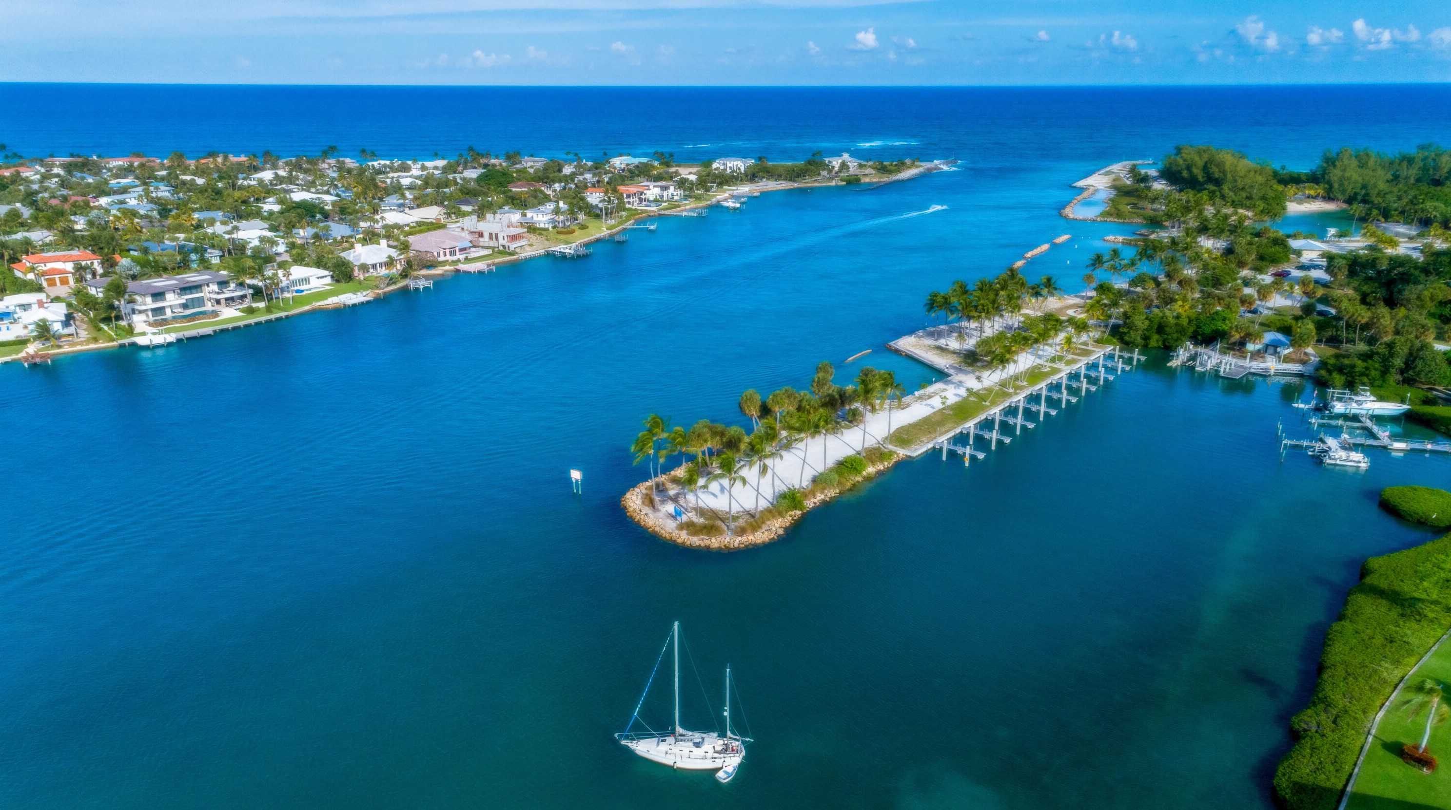 402 Pinecrest Cir, Jupiter FL  33458-8671 exterior