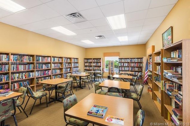 103 Sheffield, West Palm Beach FL  33417-1528 exterior