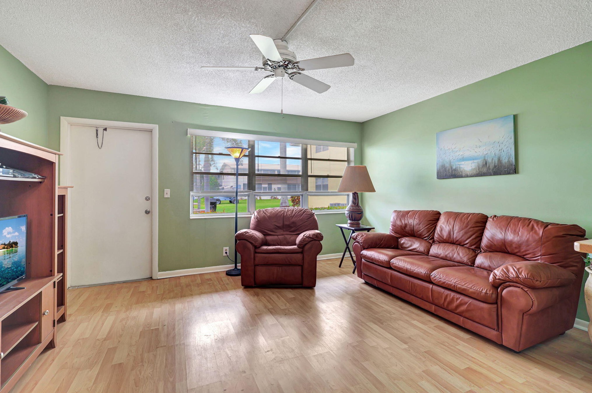 103 Sheffield, West Palm Beach FL  33417-1528 exterior
