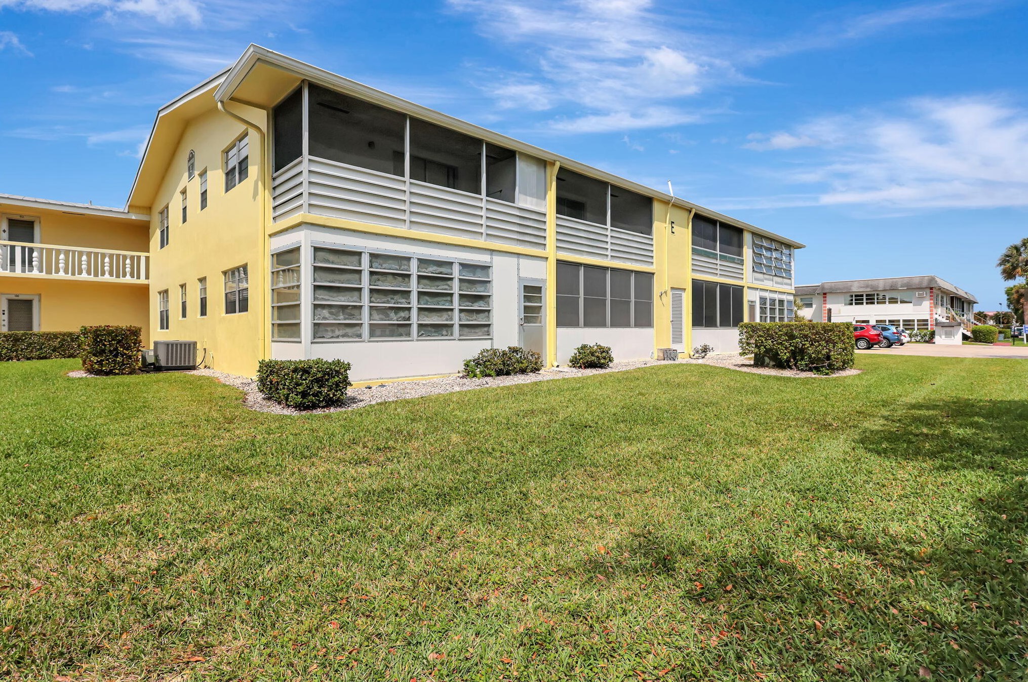 103 Sheffield, West Palm Beach FL  33417-1528 exterior