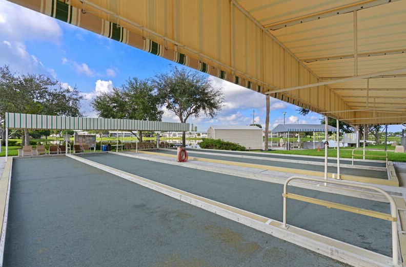 103 Sheffield, West Palm Beach FL  33417-1528 exterior