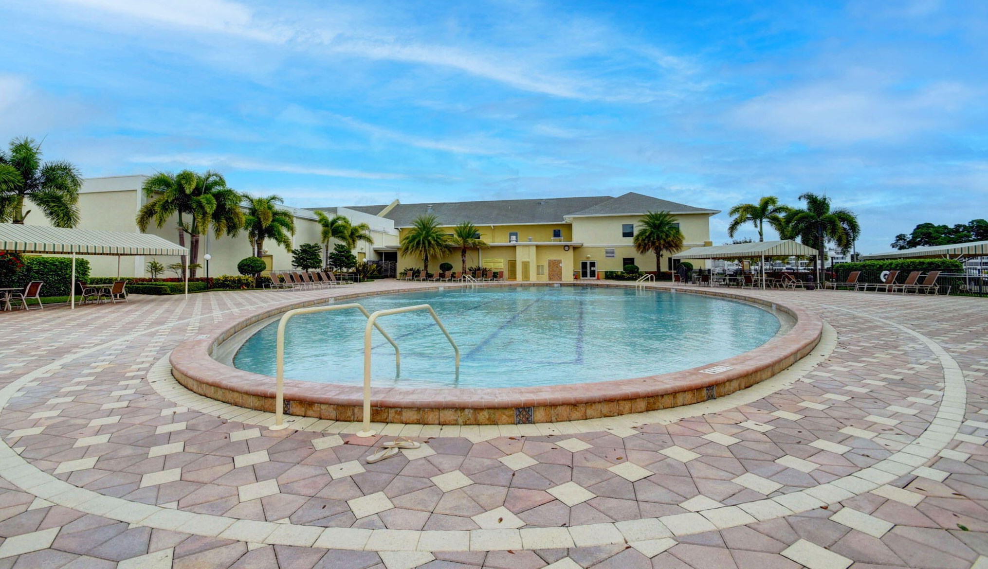 103 Sheffield, West Palm Beach FL  33417-1528 exterior
