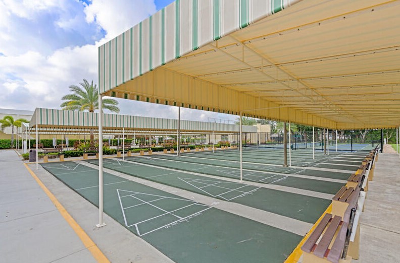 103 Sheffield, West Palm Beach FL  33417-1528 exterior