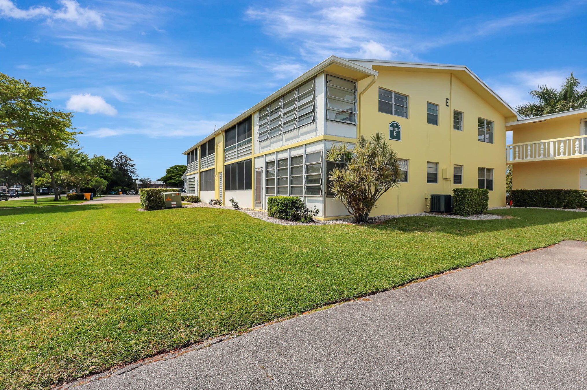 103 Sheffield, West Palm Beach FL  33417-1528 exterior