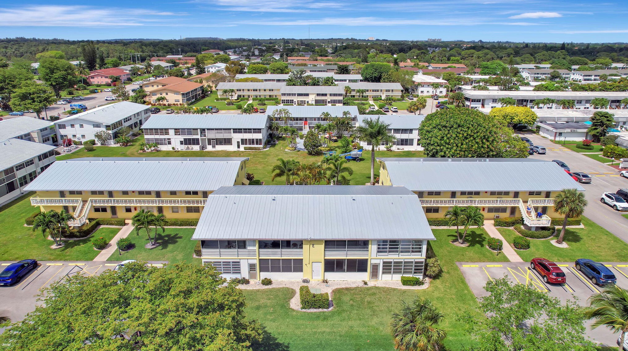 103 Sheffield, West Palm Beach FL  33417-1528 exterior