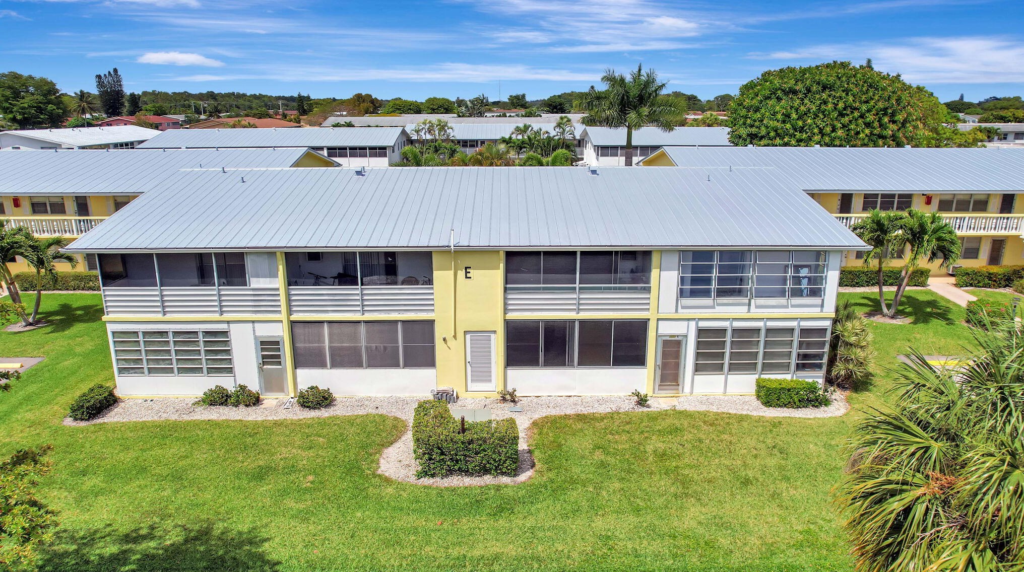 103 Sheffield, West Palm Beach FL  33417-1528 exterior