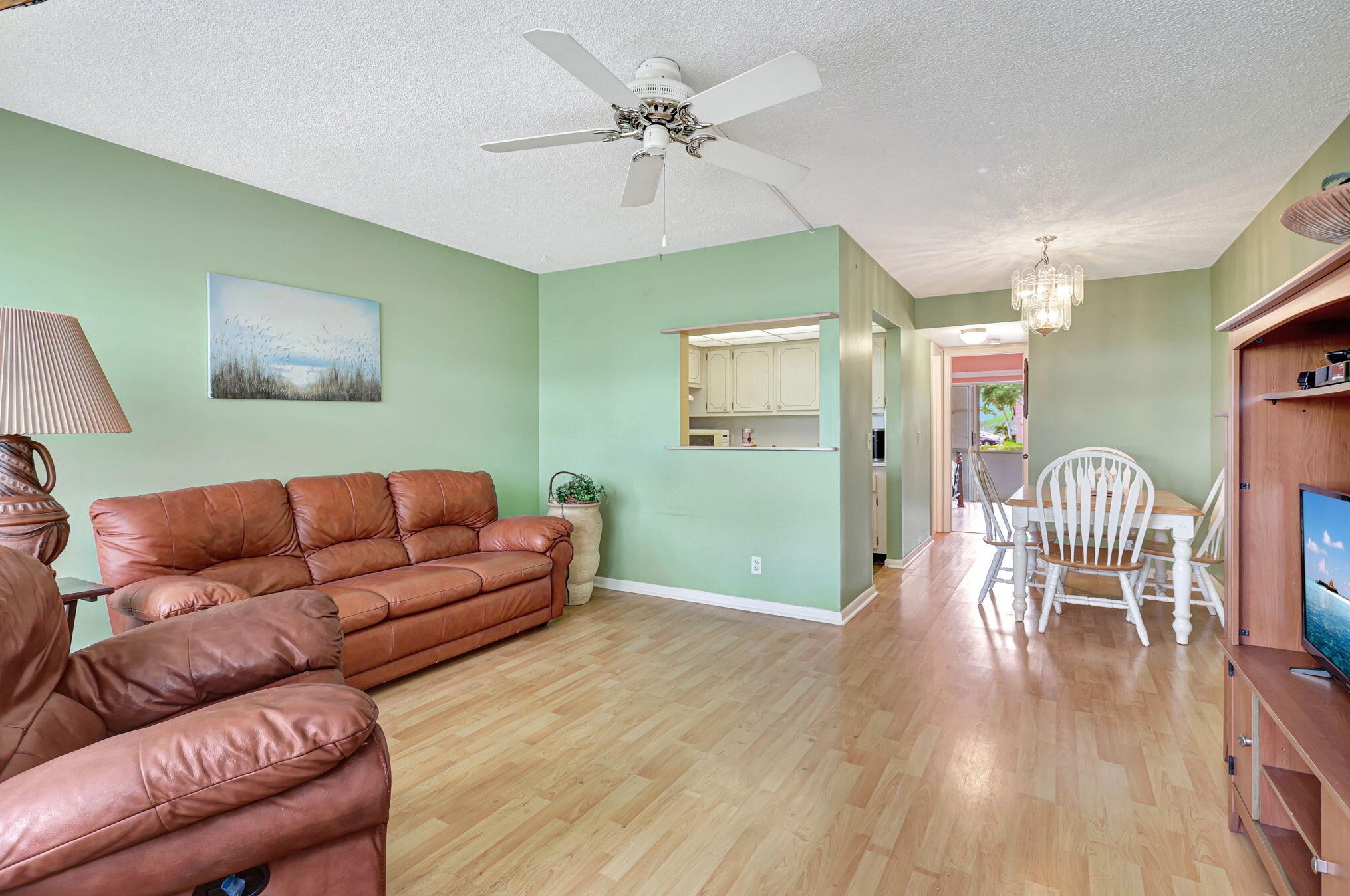 103 Sheffield, West Palm Beach FL  33417-1528 exterior