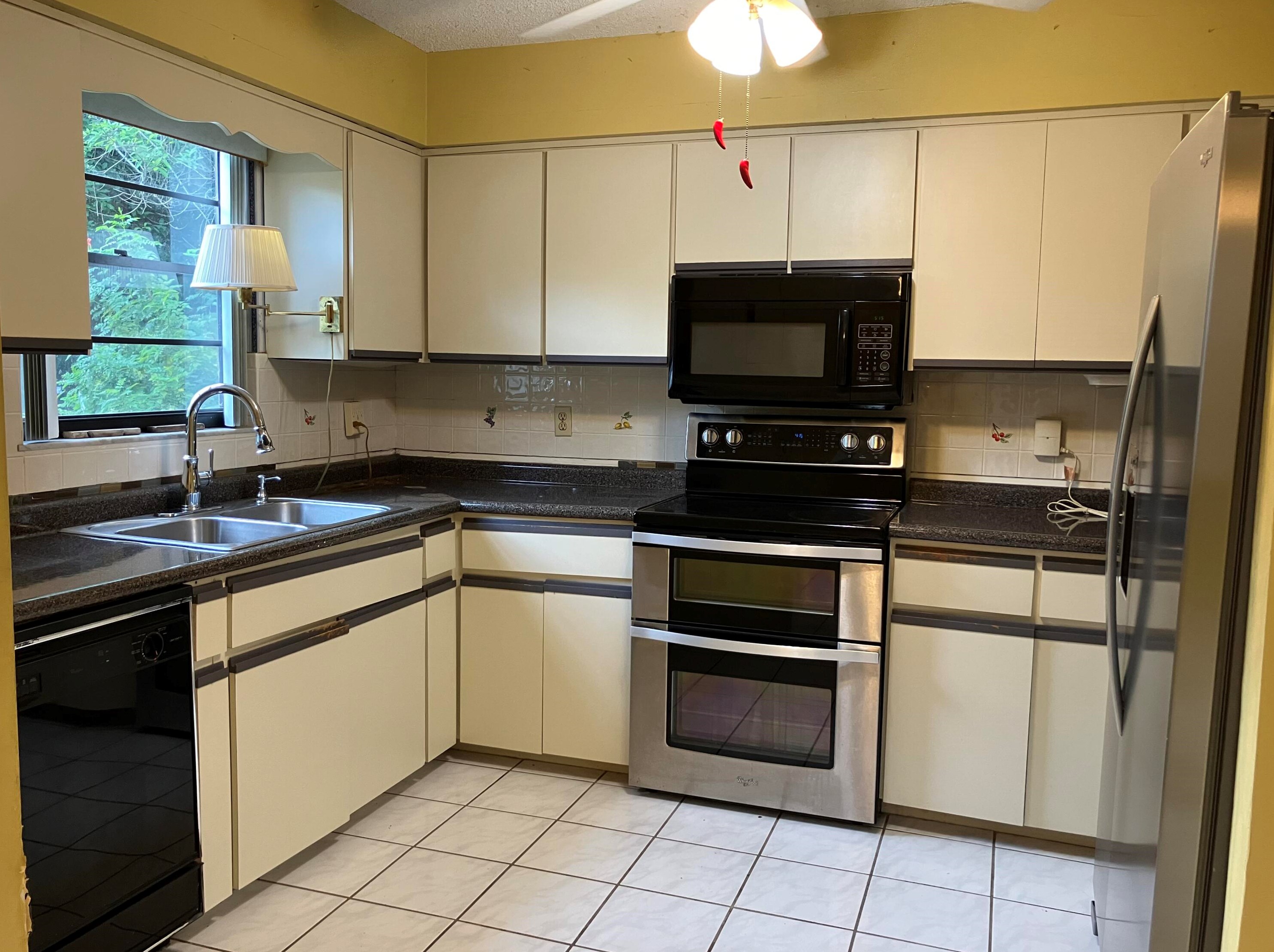 8925 22nd St, Vero Beach FL  32966-5097 exterior