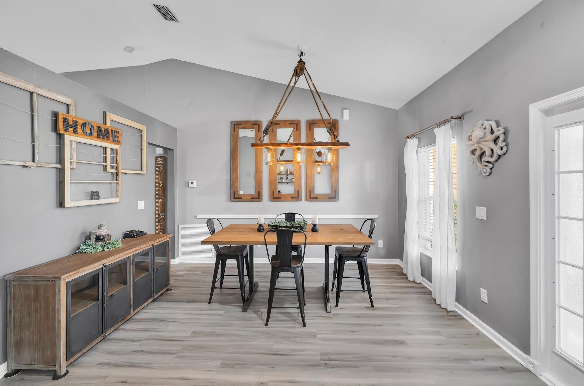 671 Hoffenberg Ave, Fort Pierce FL  34953-7625 exterior