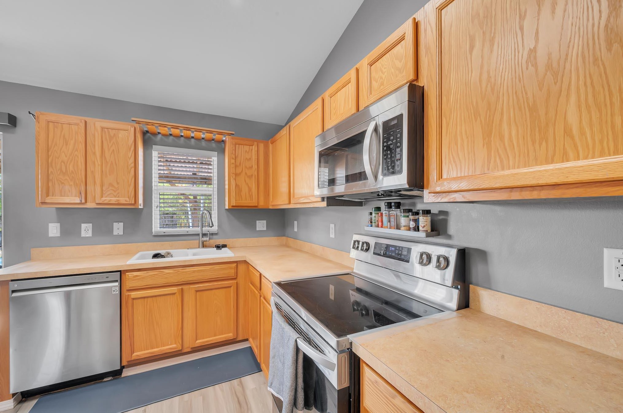 671 Hoffenberg Ave, Fort Pierce FL  34953-7625 exterior