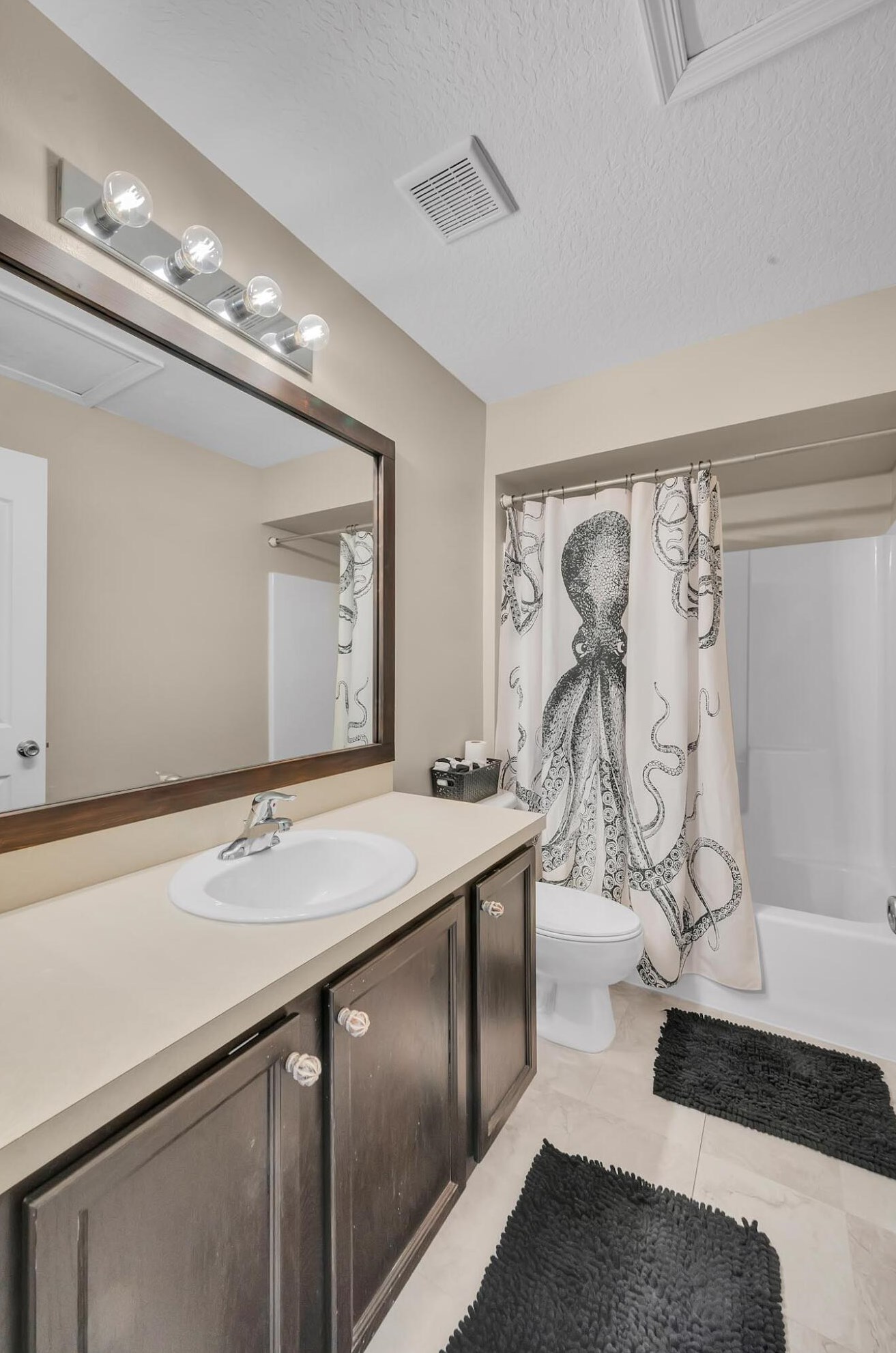 671 Hoffenberg Ave, Fort Pierce FL  34953-7625 exterior