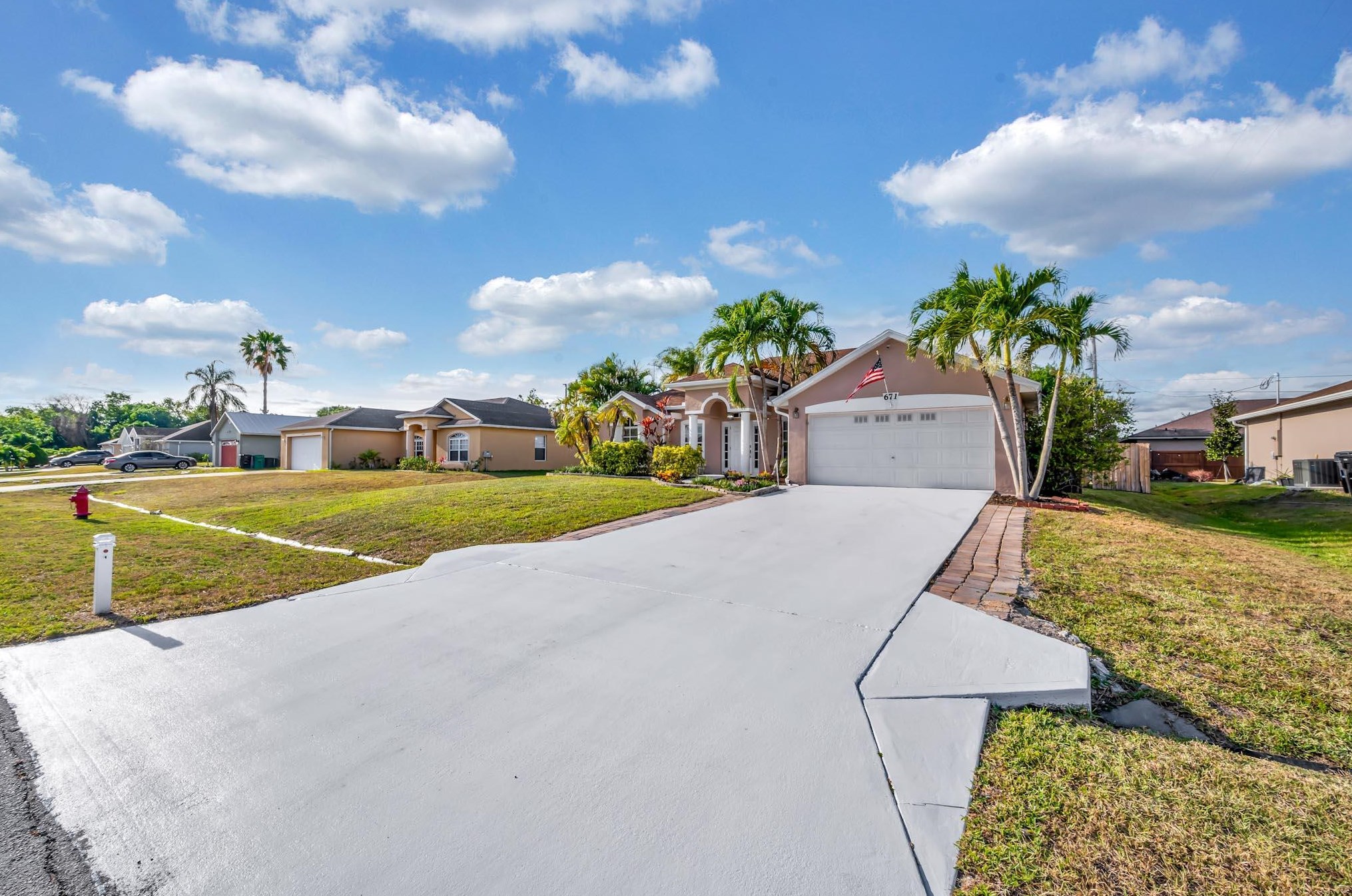 671 Hoffenberg Ave, Fort Pierce FL  34953-7625 exterior