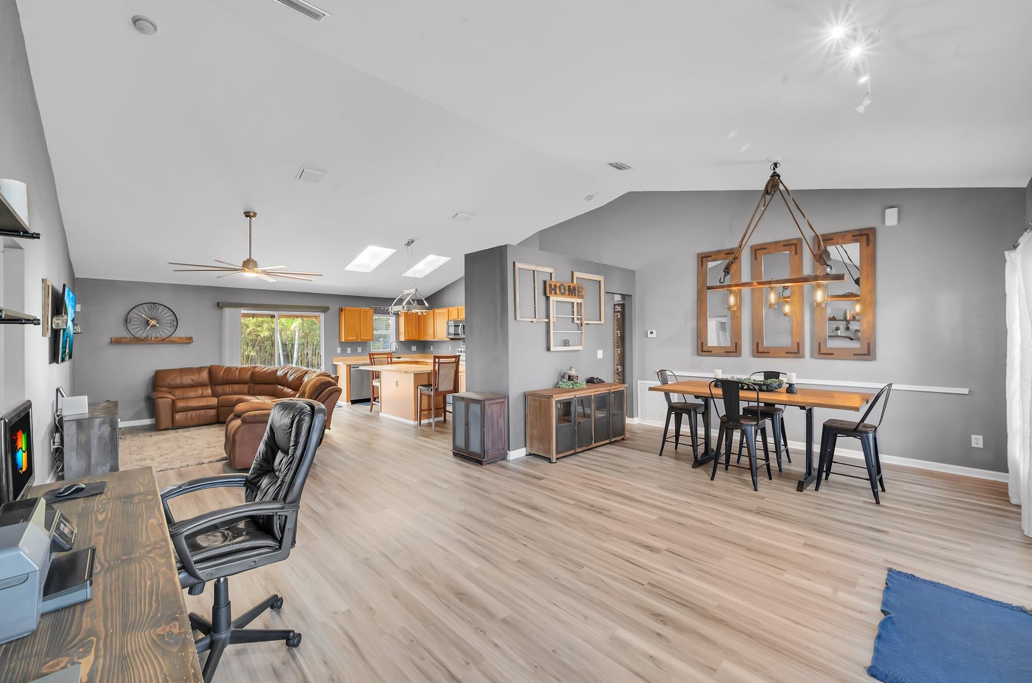 671 Hoffenberg Ave, Fort Pierce FL  34953-7625 exterior