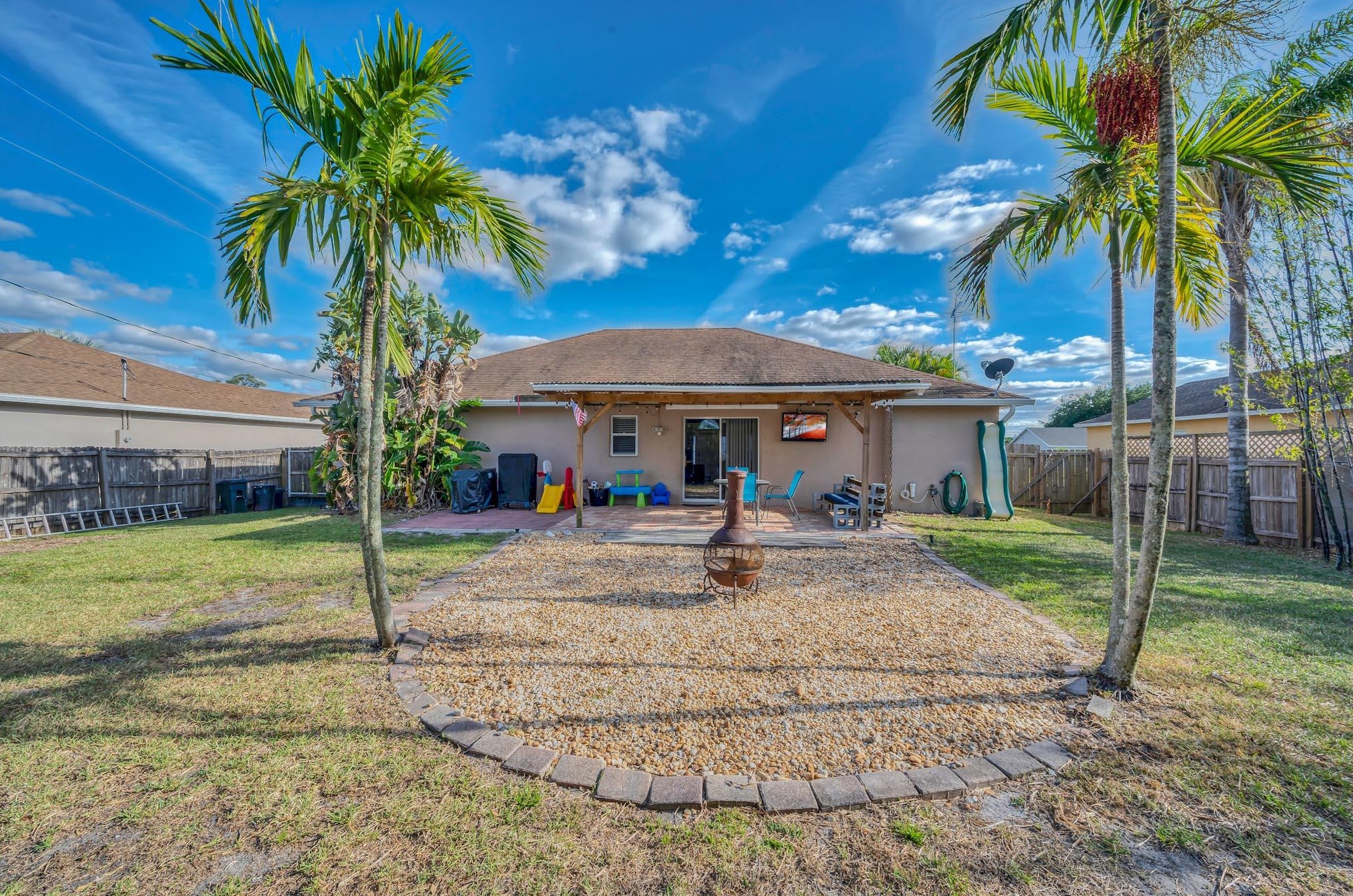 671 Hoffenberg Ave, Fort Pierce FL  34953-7625 exterior