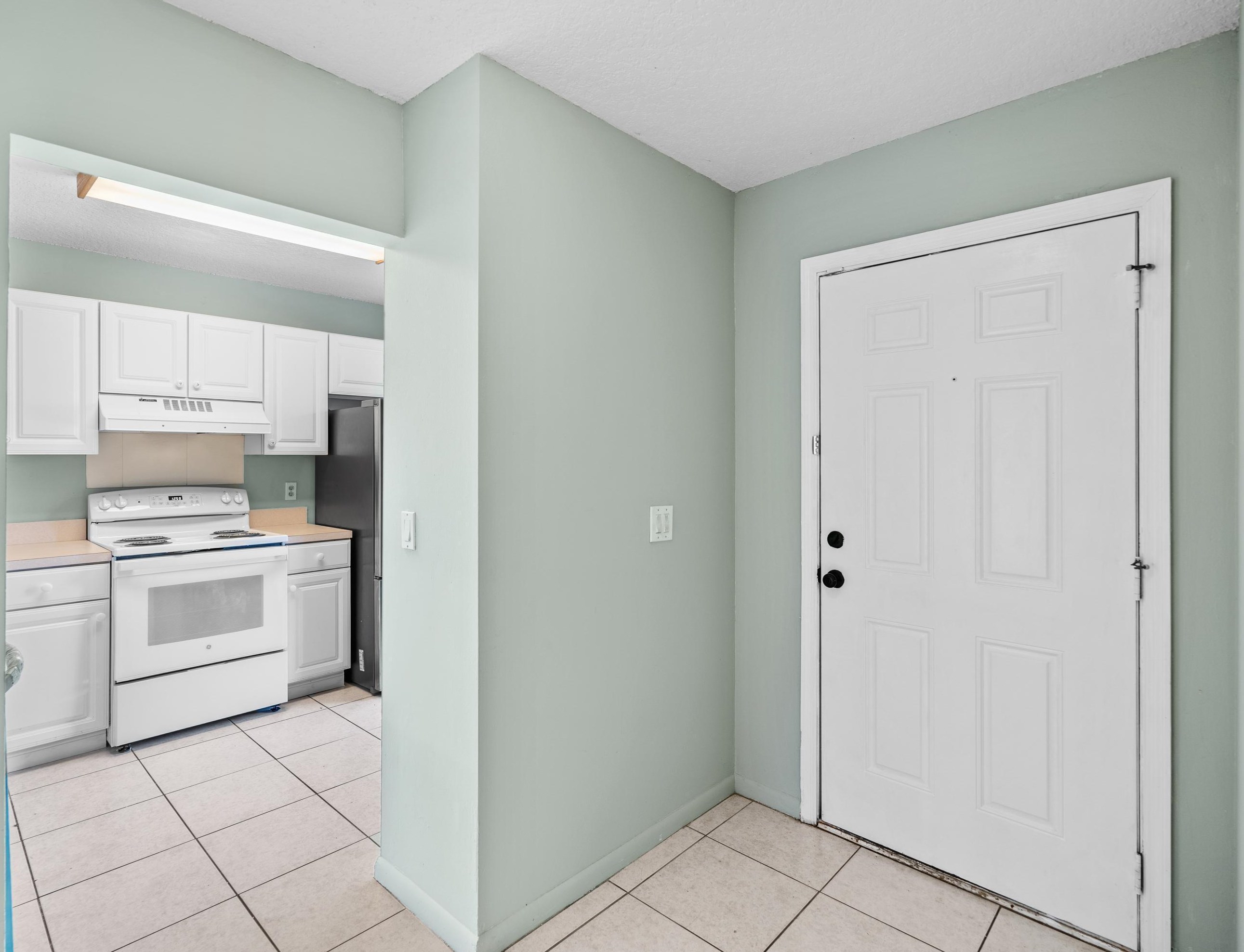 252 Palmetto Ct, Jupiter FL 33458-8803 exterior