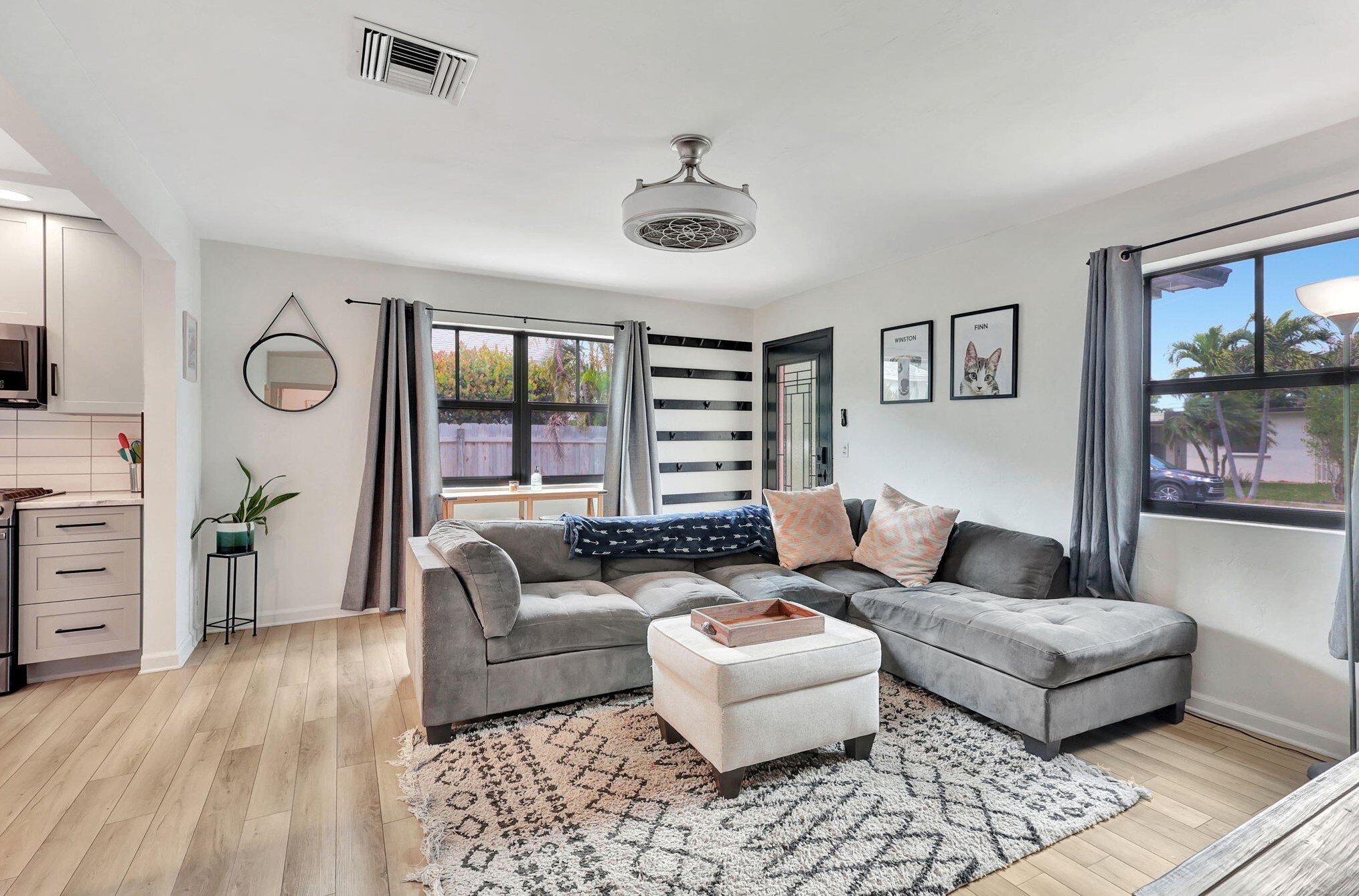 211 Princeton Dr, Lake Worth FL 33460-6237 exterior