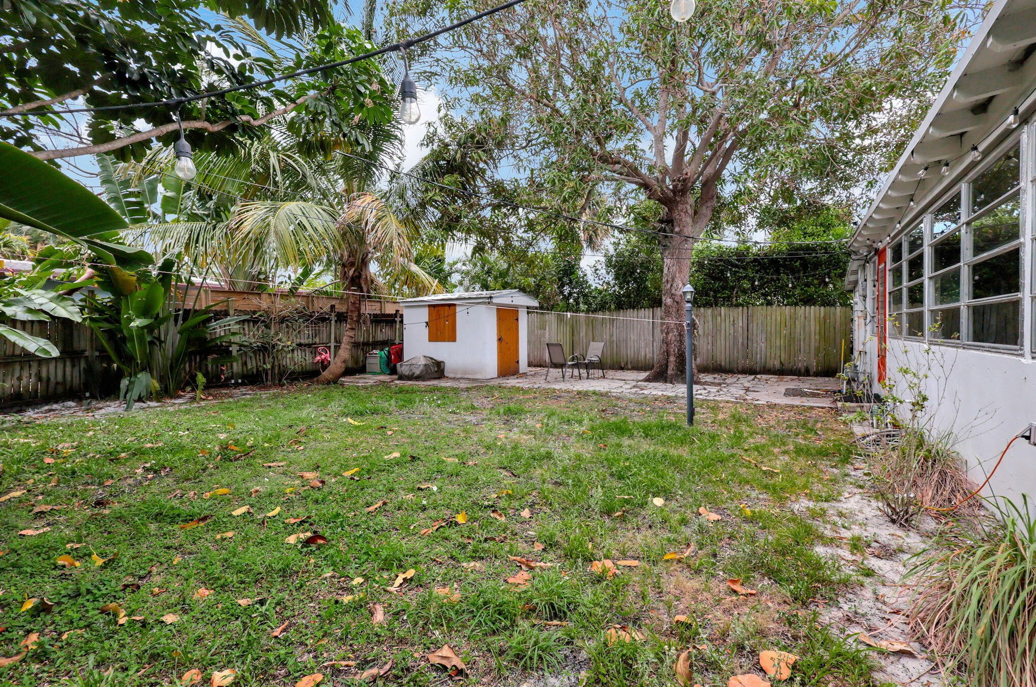 211 Princeton Dr, Lake Worth FL 33460-6237 exterior