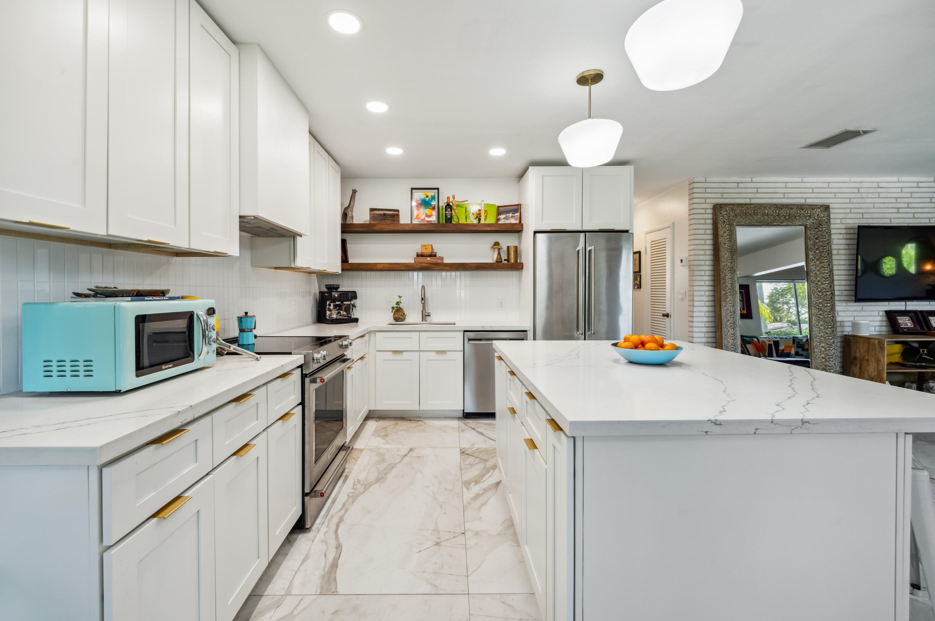 1154 Grant St, Hollywood FL  33019-3126 exterior