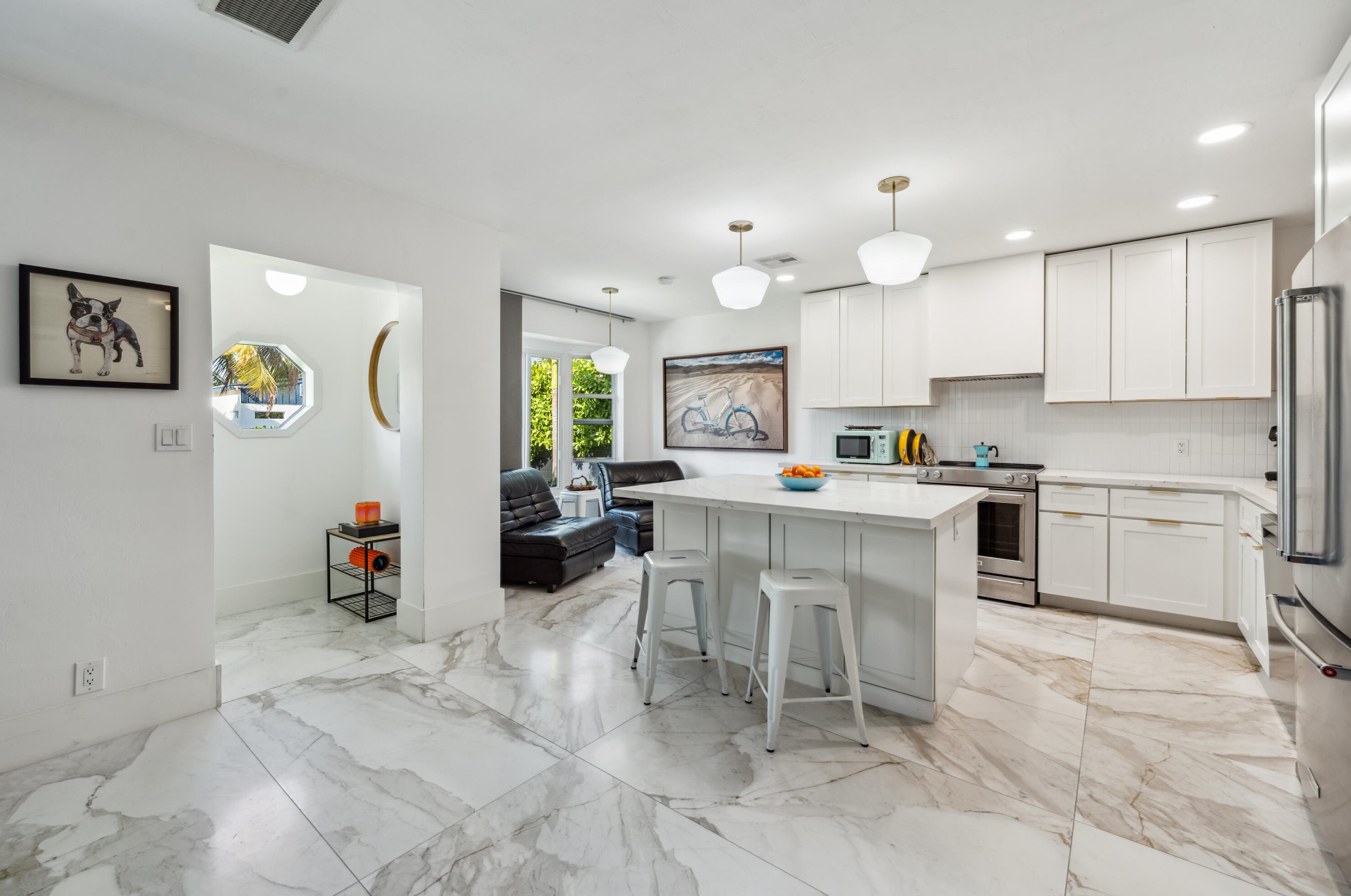 1154 Grant St, Hollywood FL  33019-3126 exterior