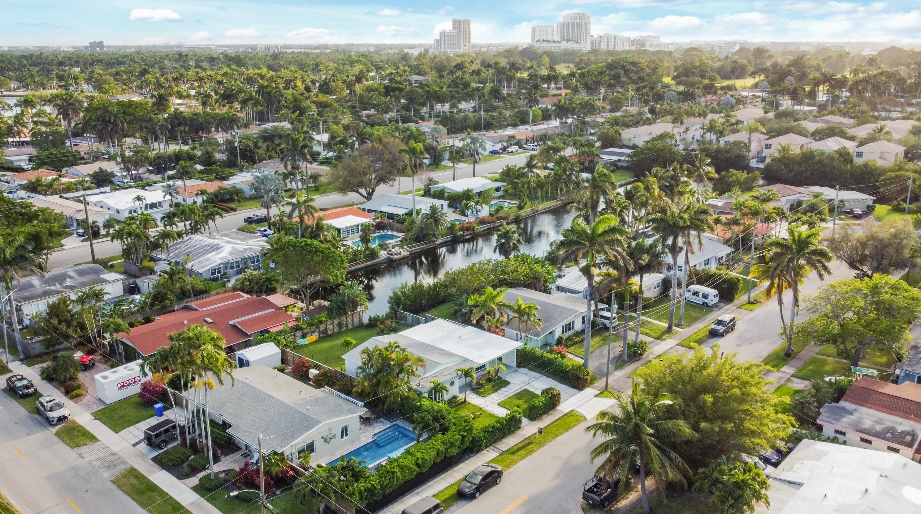 1154 Grant St, Hollywood FL  33019-3126 exterior