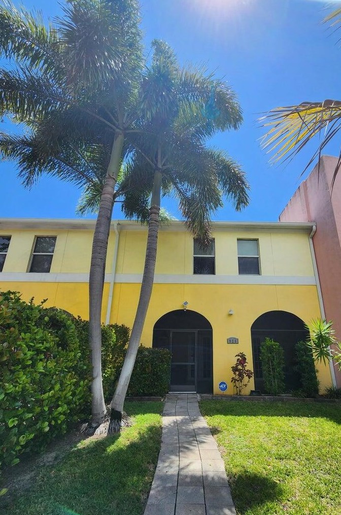 926 Federal Hwy, Lake Worth FL 33460-2649 exterior