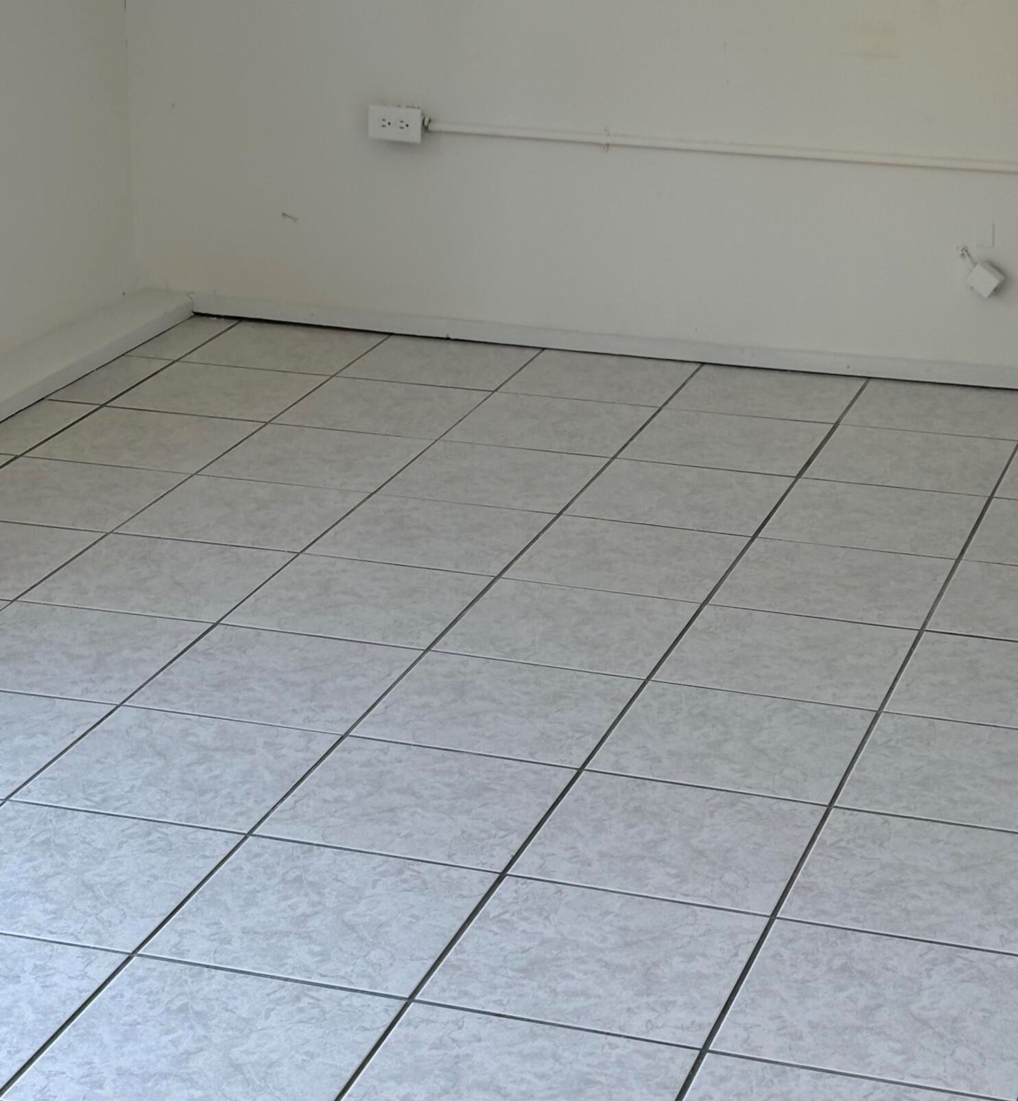 16 Hermosa Ln, Fort Pierce FL  34952-8543 exterior