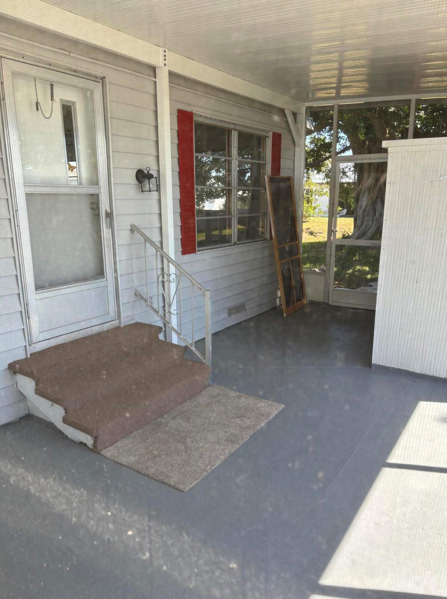 16 Hermosa Ln, Fort Pierce FL  34952-8543 exterior