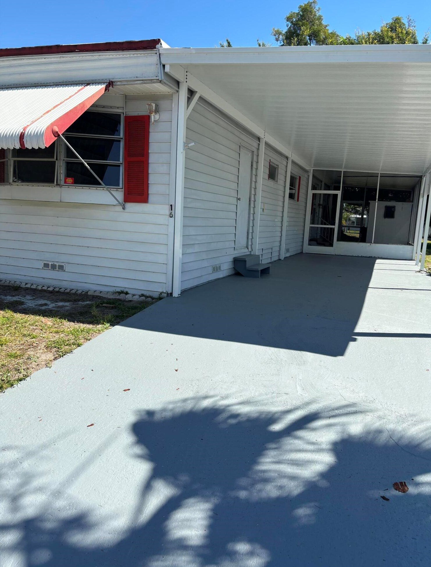 16 Hermosa Ln, Fort Pierce FL  34952-8543 exterior