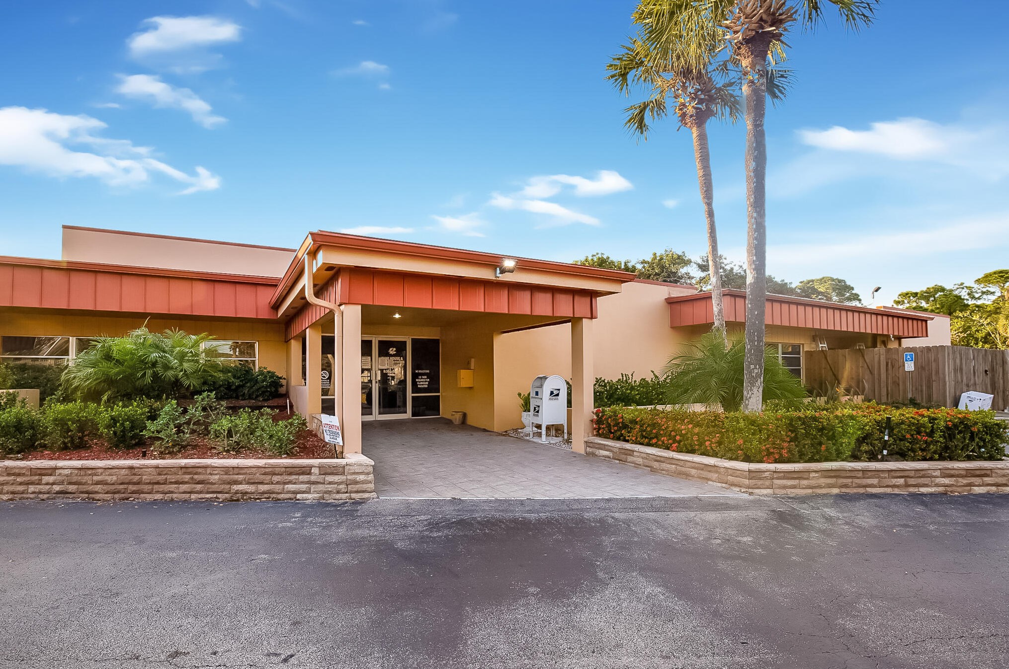 23 Lake Vista Trl, Fort Pierce FL  34952-6355 exterior