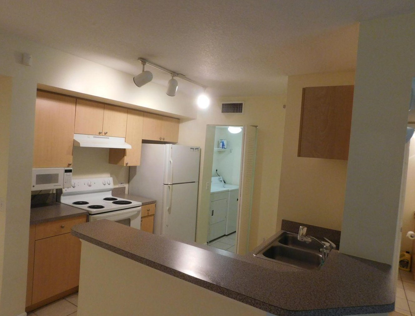 1014 Villa Cir, Boynton Beach FL  33435 exterior