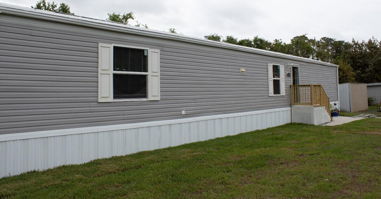 5945 95th Trl, Okeechobee FL  34974-1483 exterior