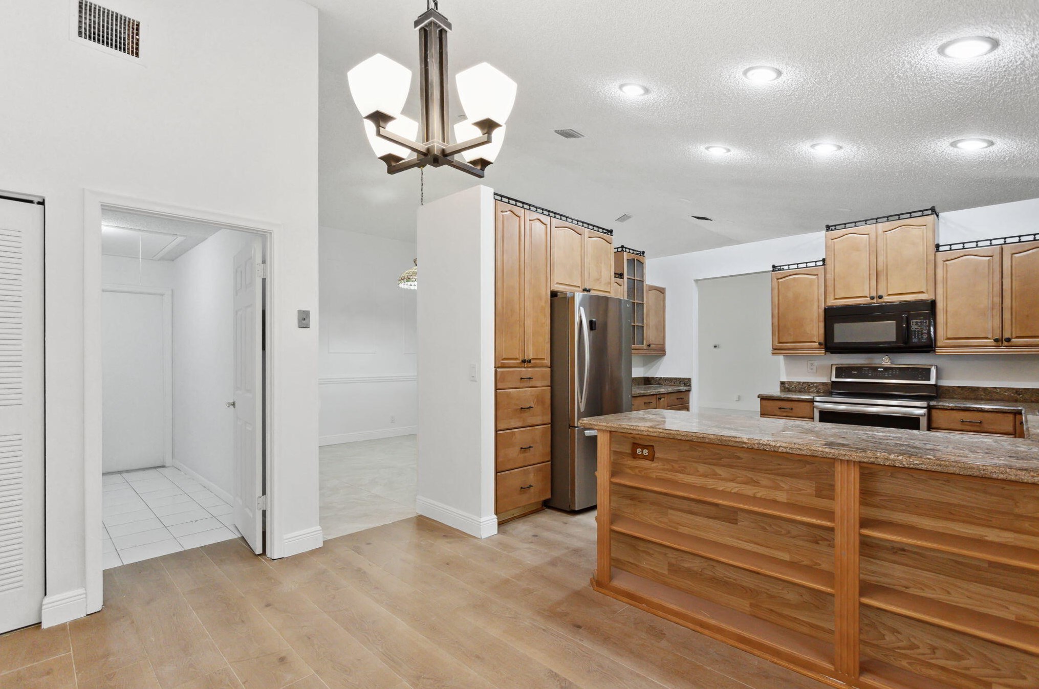 9804 El Clair Rnch Rd, Boynton Beach FL 33437-3339 exterior