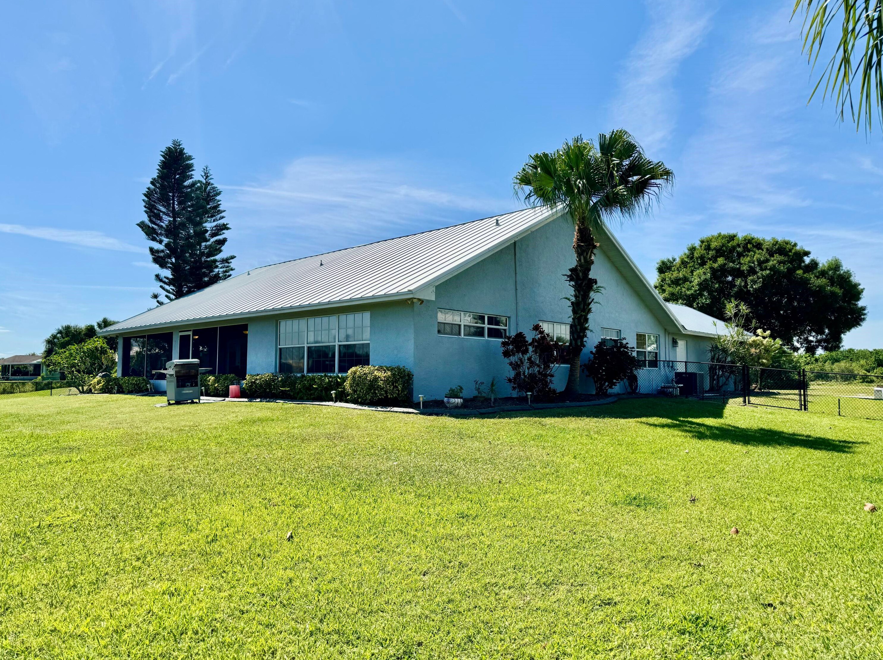 1400 21st St, Okeechobee FL  34974-2411 exterior