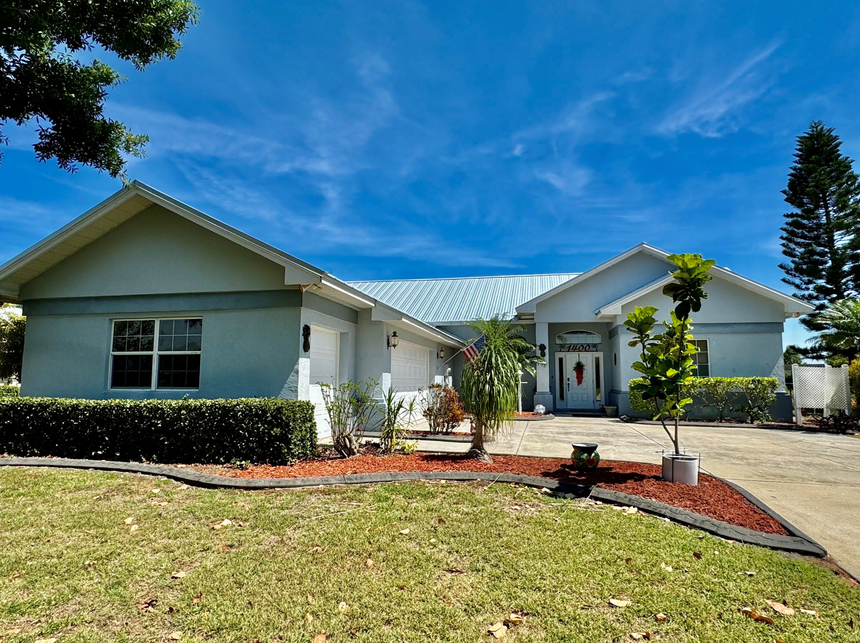 1400 21st St, Okeechobee FL  34974-2411 exterior
