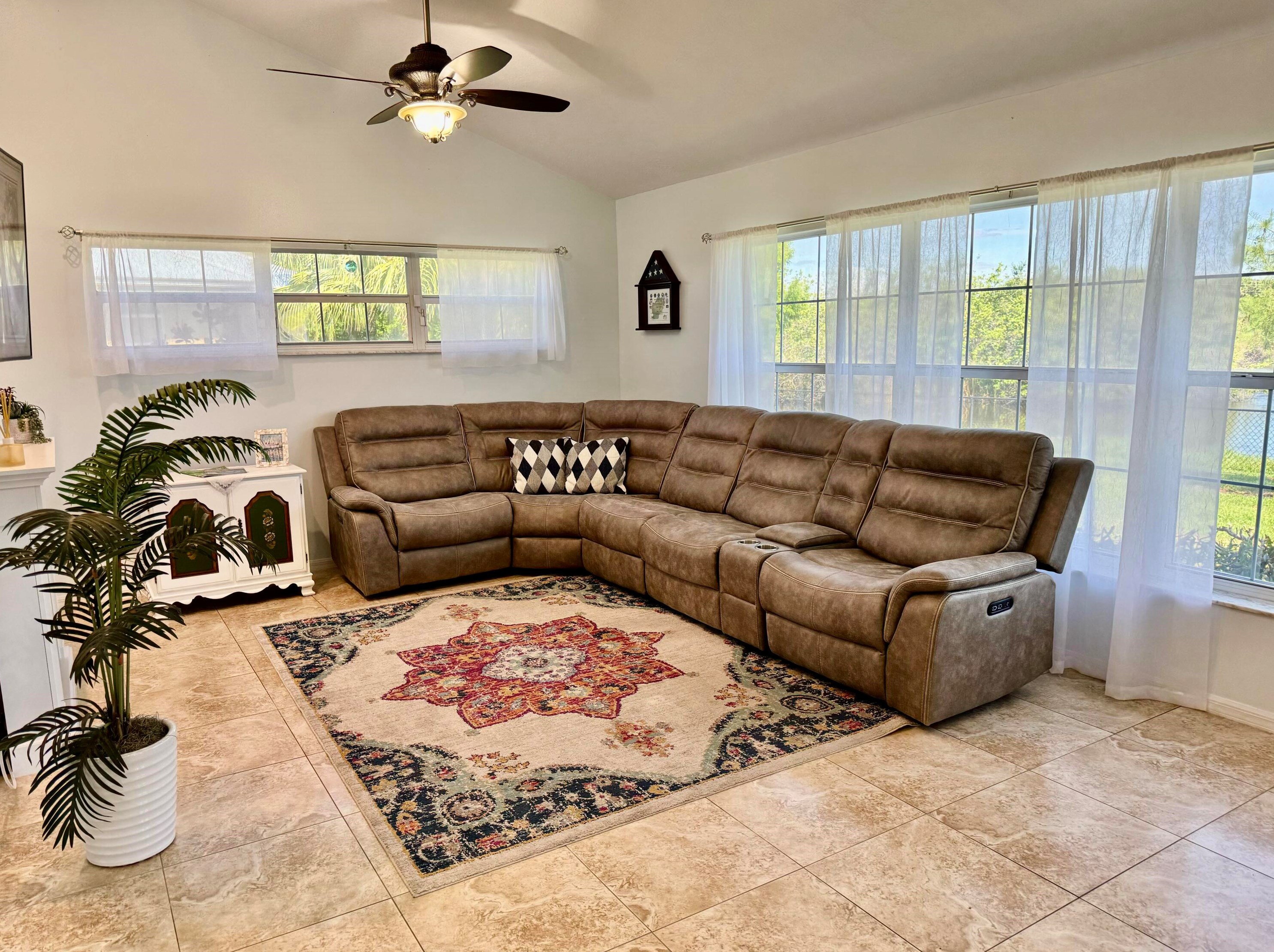 1400 21st St, Okeechobee FL  34974-2411 exterior