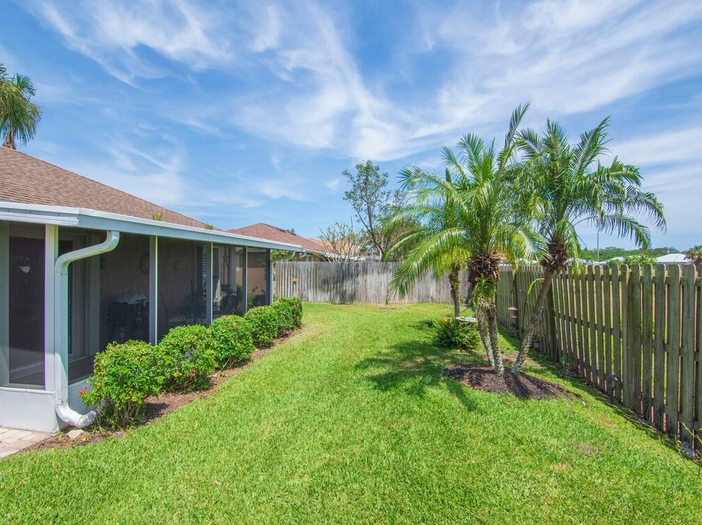 551 High Hawk Cir, Vero Beach FL  32962-7155 exterior