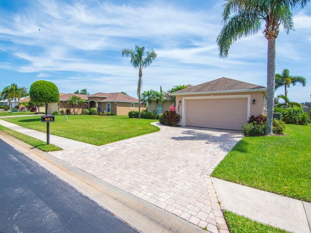 551 High Hawk Cir, Vero Beach FL  32962-7155 exterior