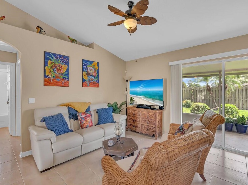 551 High Hawk Cir, Vero Beach FL  32962-7155 exterior