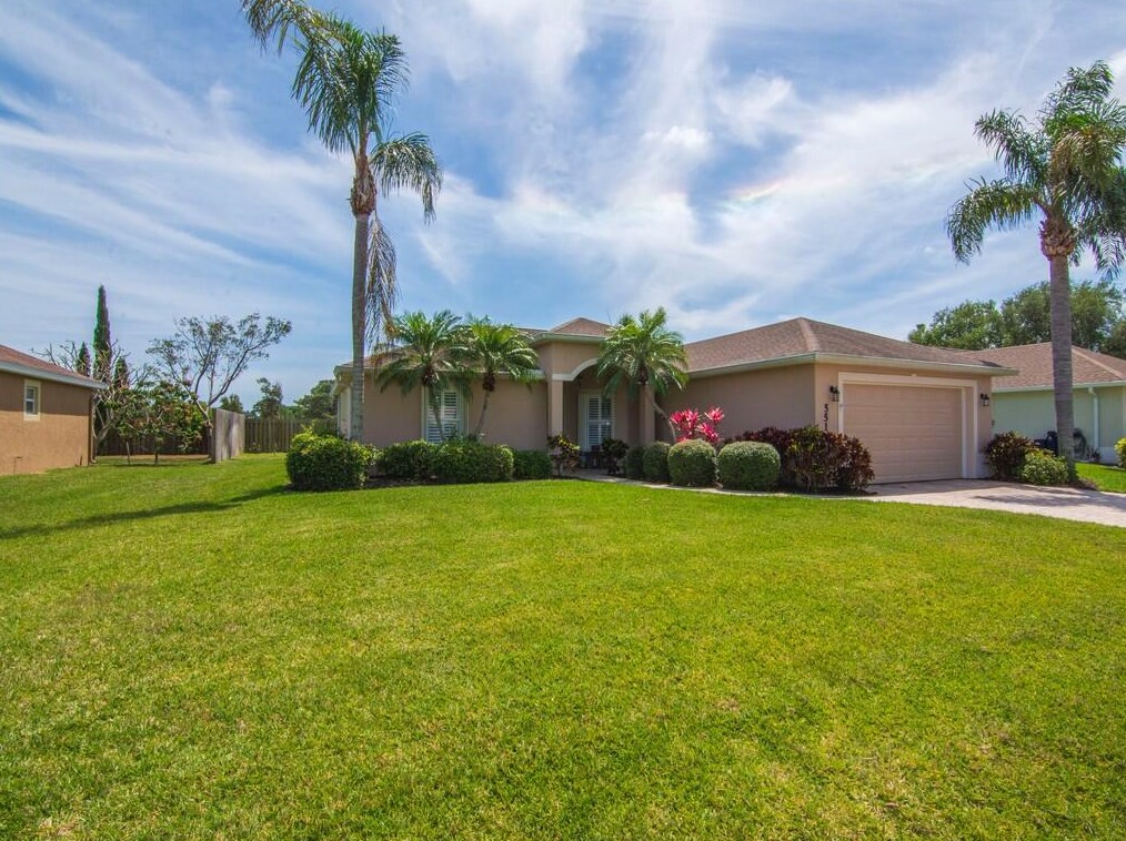 551 High Hawk Cir, Vero Beach FL  32962-7155 exterior