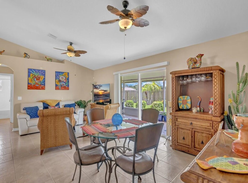 551 High Hawk Cir, Vero Beach FL  32962-7155 exterior