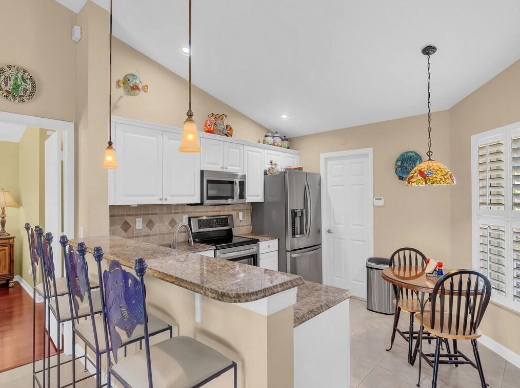 551 High Hawk Cir, Vero Beach FL  32962-7155 exterior