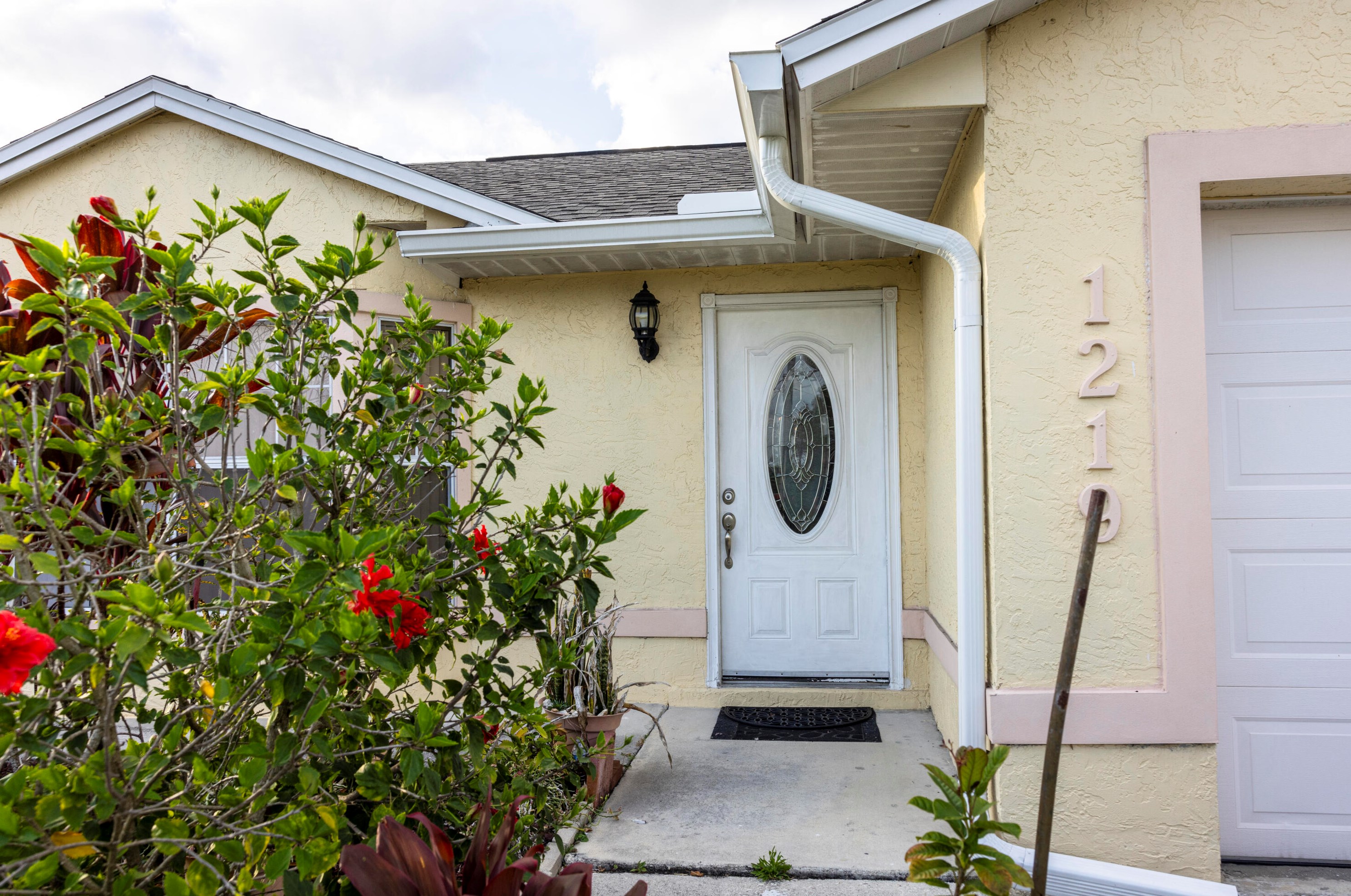 1219 Paar Dr, Fort Pierce FL  34953-3508 exterior