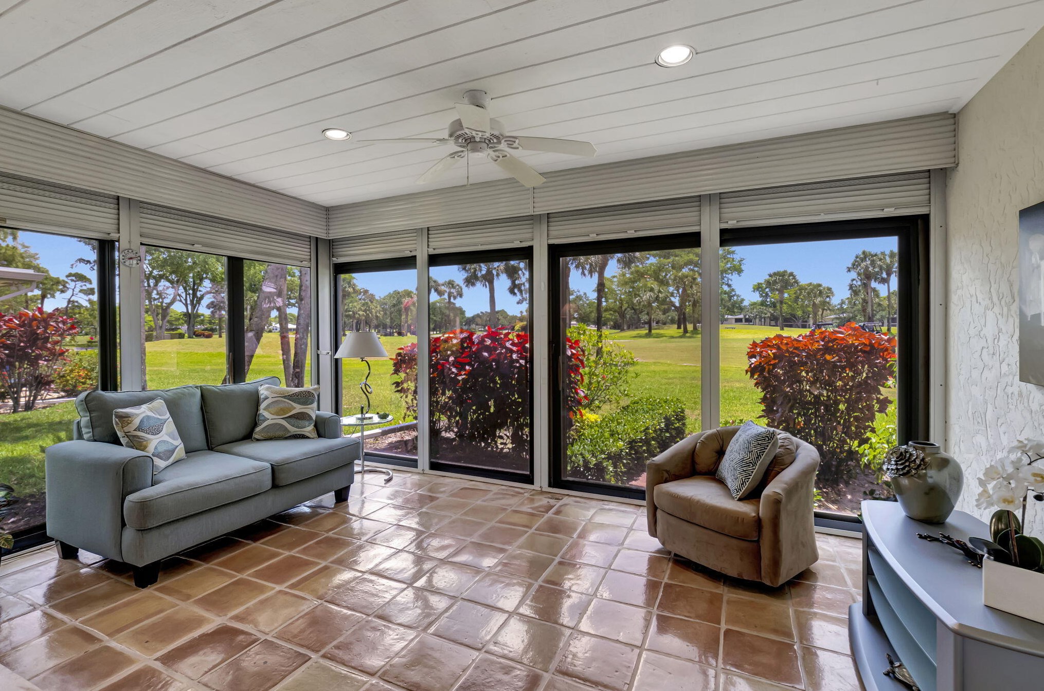 6 Cambridge Dr, Boynton Beach FL  33436-6213 exterior