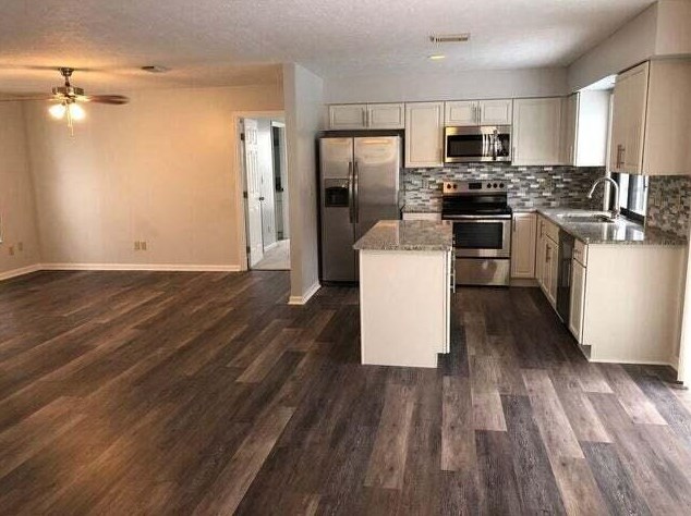 2625 Monterrey Ln, Fort Pierce FL 34953-2032 exterior