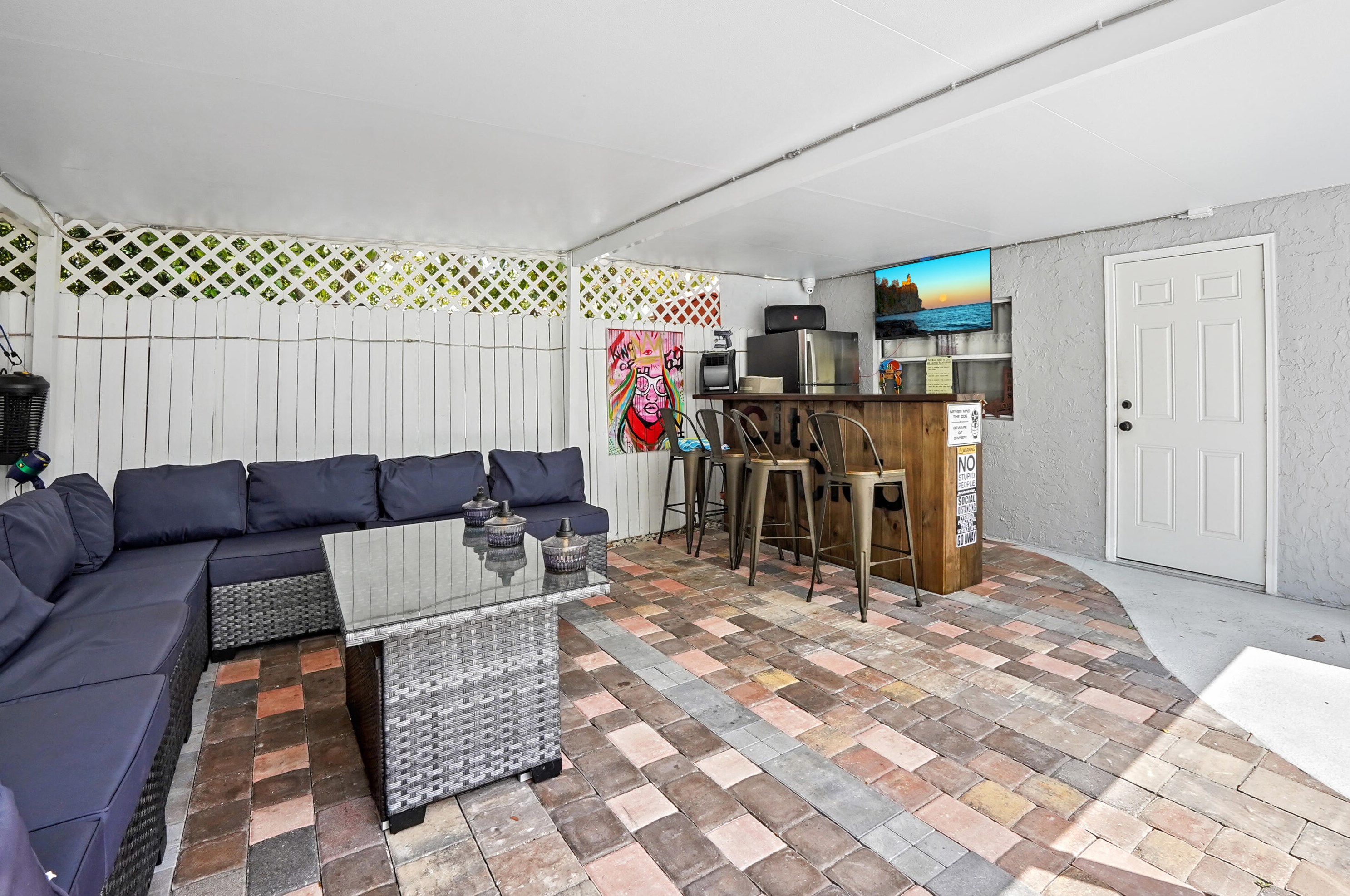 5978 Lincoln Cir, Lake Worth FL 33463-6743 exterior