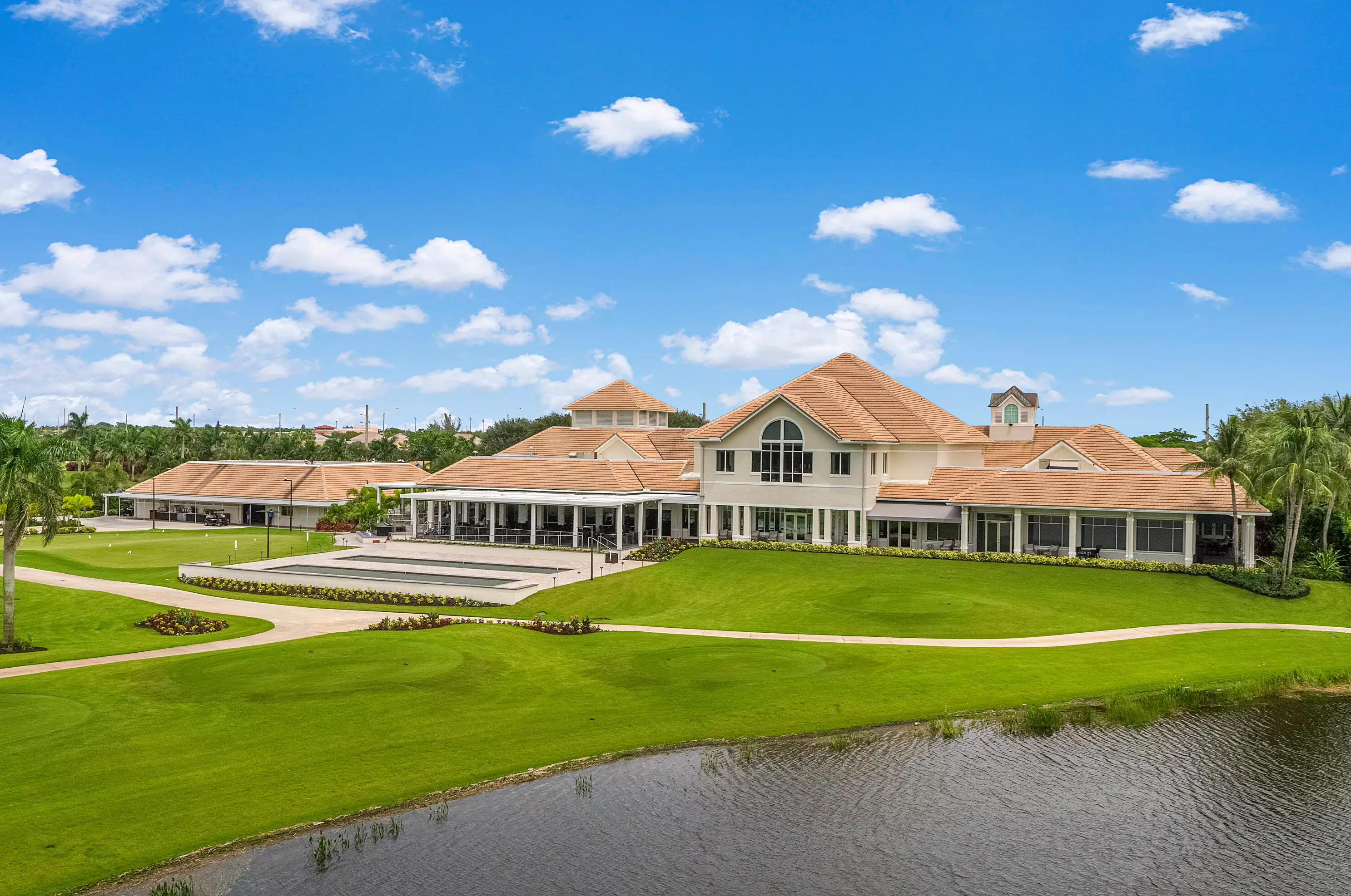 8082 Aberdeen Dr, Boynton Beach FL  33472-2988 exterior