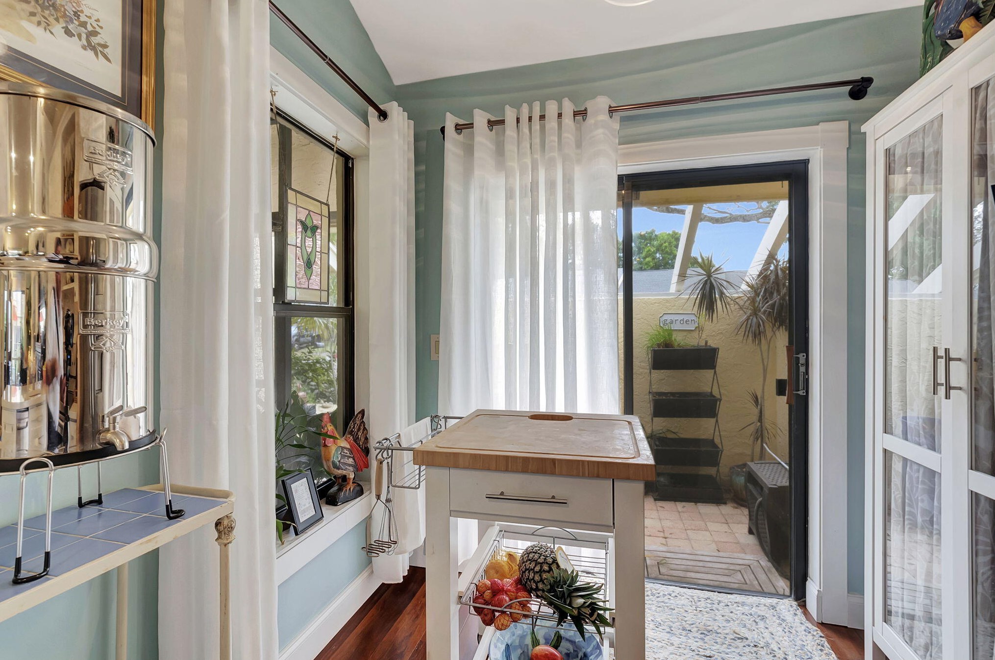 10907 Lake Front Pl, Boca Raton FL  33498-1699 exterior